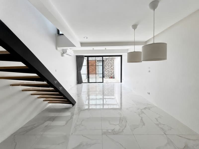ขายทาวน์โฮม 2 ชั้น รีโนเวทใหม่พร้อมอยู่ใจกลางเมือง ถ.เสนานิคม, กรุงเทพ, ลาดพร้าว, กรุงเทพ, 90 ตร.ม., บ้านเดี่ยว ขาย, โดย คุณเกิ้ล, 500413572 - DDproperty.com