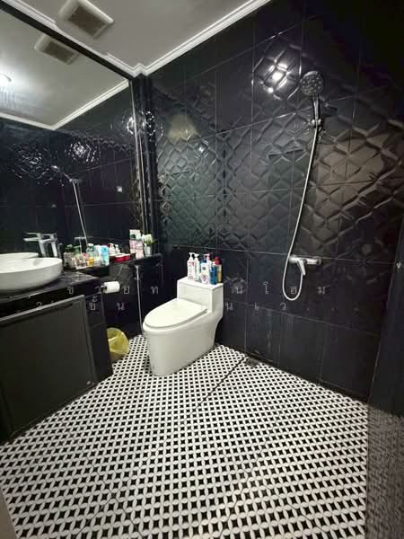 ขายทาวน์โฮม 2 ชั้น รีโนเวทใหม่พร้อมอยู่ใจกลางเมือง ถ.เสนานิคม, กรุงเทพ, ลาดพร้าว, กรุงเทพ, 90 ตร.ม., บ้านเดี่ยว ขาย, โดย คุณเกิ้ล, 500413572 - DDproperty.com