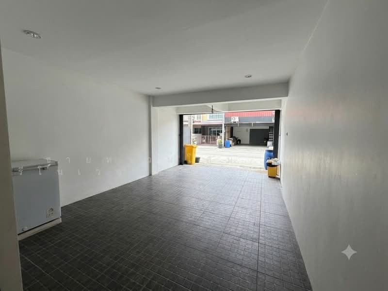 For Sale 2Storey Renovated Townhome – Movein Ready in, Bangkok, Lat Phrao, Bangkok, 2 Bedrooms, 90 sqm, Single Detached House For Sale, by คุณเกิ้ล, 500413572 - DDproperty.com