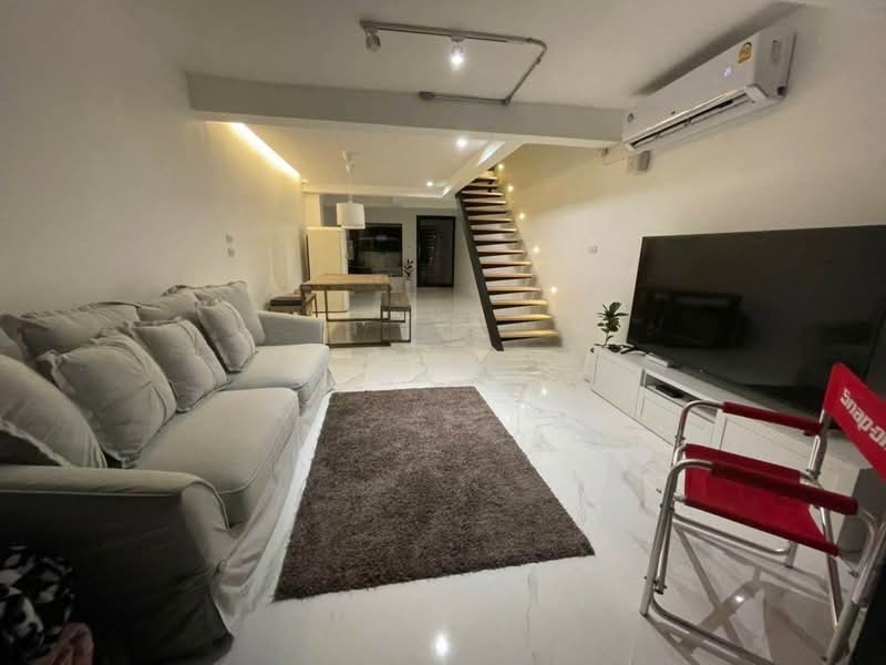 For Sale 2Storey Renovated Townhome – Movein Ready in, Bangkok, Lat Phrao, Bangkok, 2 Bedrooms, 90 sqm, Single Detached House For Sale, by คุณเกิ้ล, 500413572 - DDproperty.com