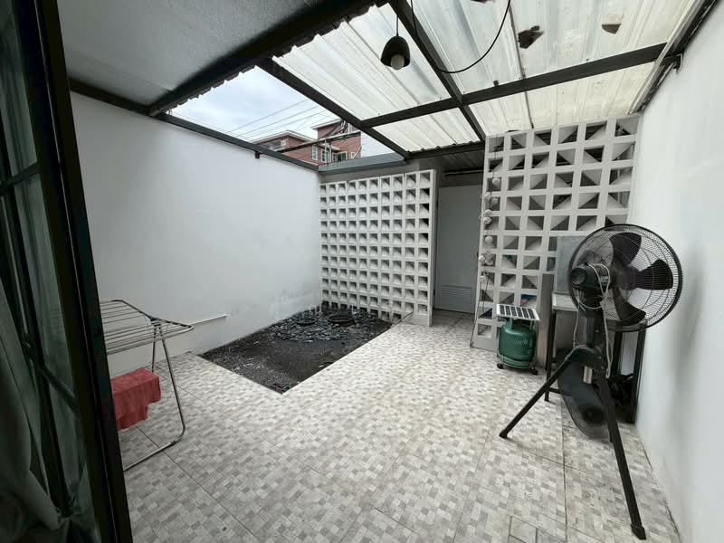 ขายทาวน์โฮม 2 ชั้น รีโนเวทใหม่พร้อมอยู่ใจกลางเมือง ถ.เสนานิคม, กรุงเทพ, ลาดพร้าว, กรุงเทพ, 90 ตร.ม., บ้านเดี่ยว ขาย, โดย คุณเกิ้ล, 500413572 - DDproperty.com