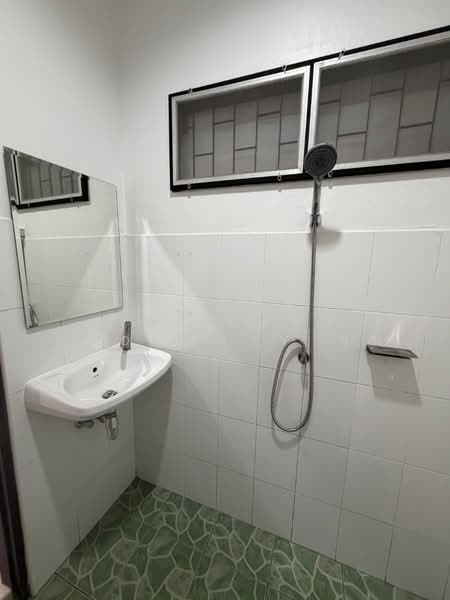 บ้านแฝดศรีราชา ชลบุรี, Chon Buri (Pattaya), Surasak, Si Racha, Chon Buri (Pattaya), 2 Bedrooms, 100 sqm, Semi-Detached House (Twin House) For Sale, by The Best Property นุ่น, 500413651 - DDproperty.com