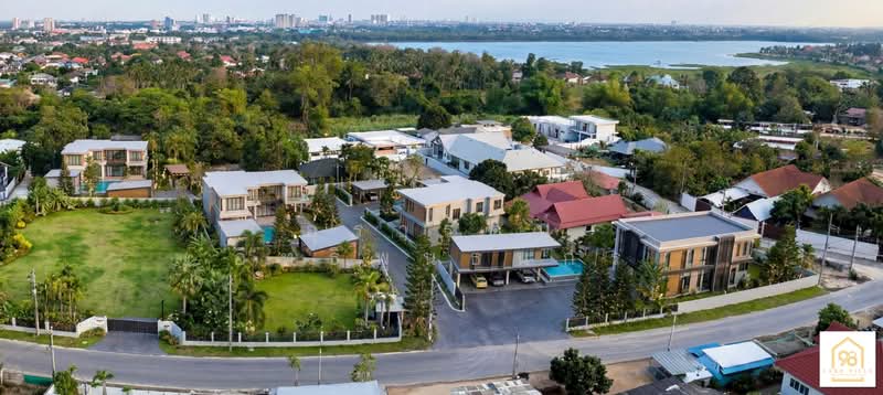 98 Lakeville @ Pornprapanimit 36 Luxury Pool Villa for Sale Near Mabprachan Lake, Pattaya, Chon Buri (Pattaya), Soi Pornprapanimit 36, Poong, Bang Lamung (Pattaya), Chon Buri (Pattaya), 4 Bedrooms, 720 sqm, Villa For Sale, by อุรารัตน์ อิทธิพูนธนกร, 500413668 - DDproperty.com