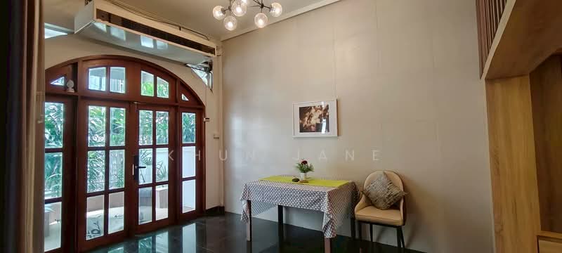 Townhouse for Rent in Ekkamai (SPSJP495), Bangkok, สุขุมวิท, Phra Kanong Nua, Watthana, Bangkok, 5 Bedrooms, 300 sqm, Townhouse For Rent, by Khun Jane, 500413692 - DDproperty.com