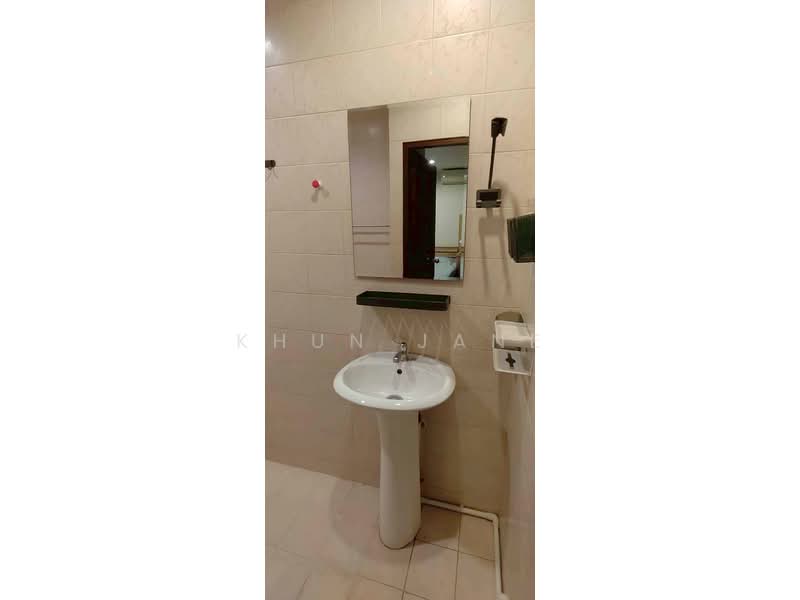 Townhouse for Rent in Ekkamai (SPSJP495), Bangkok, สุขุมวิท, Phra Kanong Nua, Watthana, Bangkok, 5 Bedrooms, 300 sqm, Townhouse For Rent, by Khun Jane, 500413692 - DDproperty.com