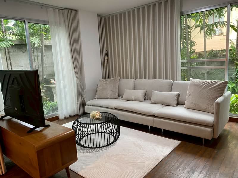 Von Napa Sukhumvit 38, Bangkok, Soi Sukhumvit 38, Phra Kanong, Khlong Toei, Bangkok, 2 Bedrooms, 105 sqm, Condo For Rent, by ศิริวรรณ เผือกใจแผ้ว, 500413700 - DDproperty.com