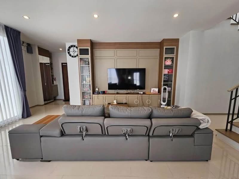 Aerie Srinakarin-Krungthepkreetha, Bangkok, Srinakarin - Romklao Road, Khlong Song Ton Nun, Lat Krabang, Bangkok, 5 Bedrooms, 350 sqm, Single Detached House For Sale, by Khun Poon, 500413721 - DDproperty.com