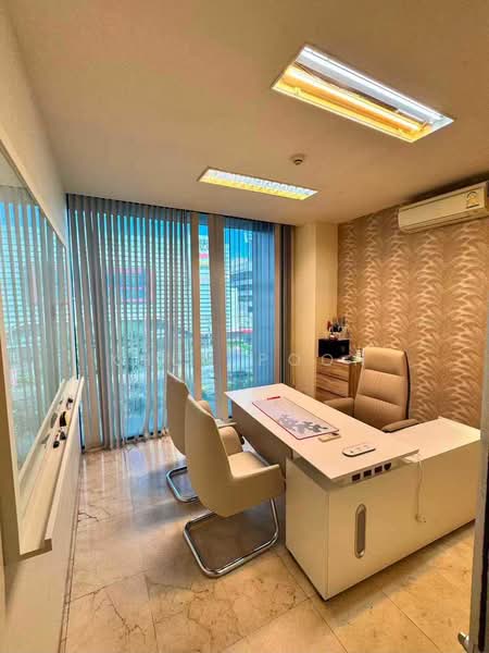 For Rent: Office Building on Main Road Near MRT Sutthisan (SPSSR301), Bangkok, รัชดาภิเษก, Din Daeng, Din Daeng, Bangkok, , 2,000 sqm, Shophouse For Rent, by Khun Poon, 500413743 - DDproperty.com