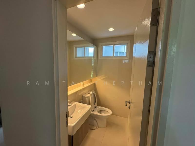 undefined, Bangkok, Khlong Sam Prawet, Lat Krabang, Bangkok, 3 Bedrooms, 204 sqm, Single Detached House For Rent, by Ramita Theptham, 500413747 - DDproperty.com