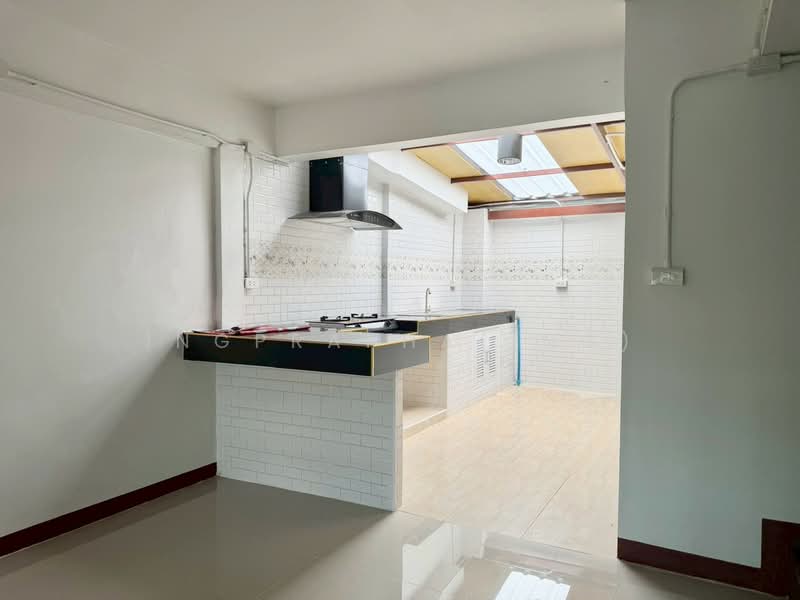 ขายบ้านรีโนเวทใหม่ หมู่บ้านกานดา เพชรเกษม81 (Kanda Phetkasem81), Bangkok, Nong Kham, Nong Khaem, Bangkok, 2 Bedrooms, 64 sqm, Townhouse For Sale, by Ingprapha(Ing), 500413797 - DDproperty.com