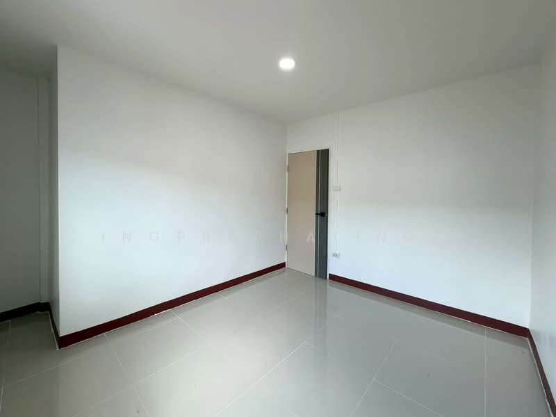 ขายบ้านรีโนเวทใหม่ หมู่บ้านกานดา เพชรเกษม81 (Kanda Phetkasem81), Bangkok, Nong Kham, Nong Khaem, Bangkok, 2 Bedrooms, 64 sqm, Townhouse For Sale, by Ingprapha(Ing), 500413797 - DDproperty.com
