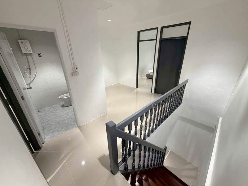 For Rent: Newly Renovated Townhome Near BTS Punnawithi (SPSSR304), Bangkok, สุขุมวิท, Bang Chak, Phra Khanong, Bangkok, 3 Bedrooms, 200 sqm, Townhouse For Rent, by Khun Poon, 500413834 - DDproperty.com