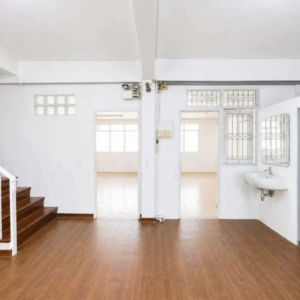 4-Storey Commercial Building, Ratchadaphisek, Near MRT Rama 9, Bangkok, Din Daeng, Bangkok, , 900 sqm, Shophouse For Rent, by Aspire Real Estate Agency Co., Ltd., 500413869 - DDproperty.com