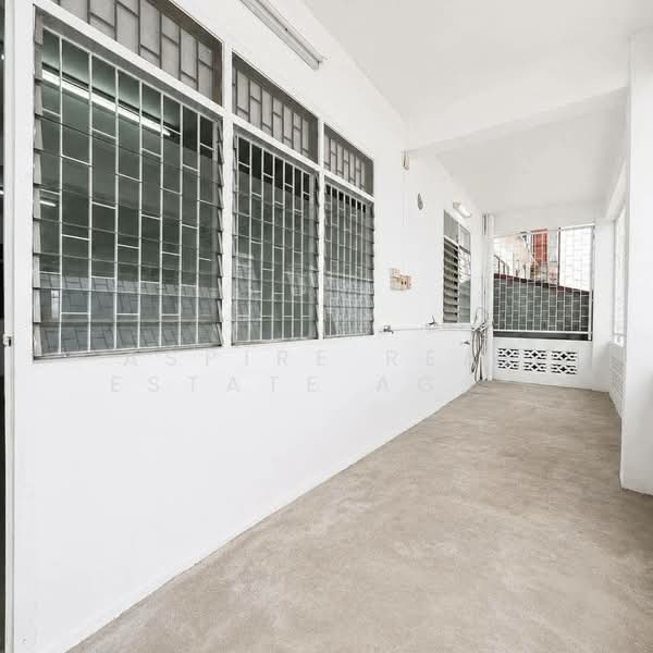 4-Storey Commercial Building, Ratchadaphisek, Near MRT Rama 9, Bangkok, Din Daeng, Bangkok, , 900 sqm, Shophouse For Rent, by Aspire Real Estate Agency Co., Ltd., 500413869 - DDproperty.com