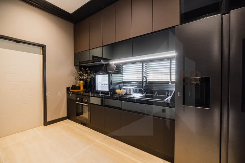 Grand Bangkok Boulevard Pinklao-Borom, Bangkok, Sala Thammasop, Thawi Watthana, Bangkok, 4 Bedrooms, 499 sqm, Single Detached House For Sale, by Kay Tippayanet, 500413897 - DDproperty.com