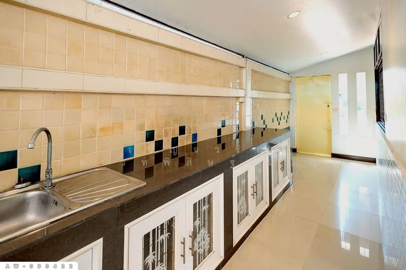 Land with buildings, 213.2 sq.w., located on Ratchauthit Road (District 8 area) AW-095422, Songkhla, Hat-Yai, Hat Yai, Songkhla, , 852 sqm, Land For Sale, by Benchawarin Pakkawetppisit, 500413919 - DDproperty.com