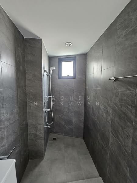 Three-story townhome for sale in the heart of Hat Yai city. 26.3 square wa (approx. 86.2 sq m), Songkhla, Hat-Yai, Hat Yai, Songkhla, , 243 sqm, Shophouse For Sale, by Rachen Nopsuwan, 500413926 - DDproperty.com