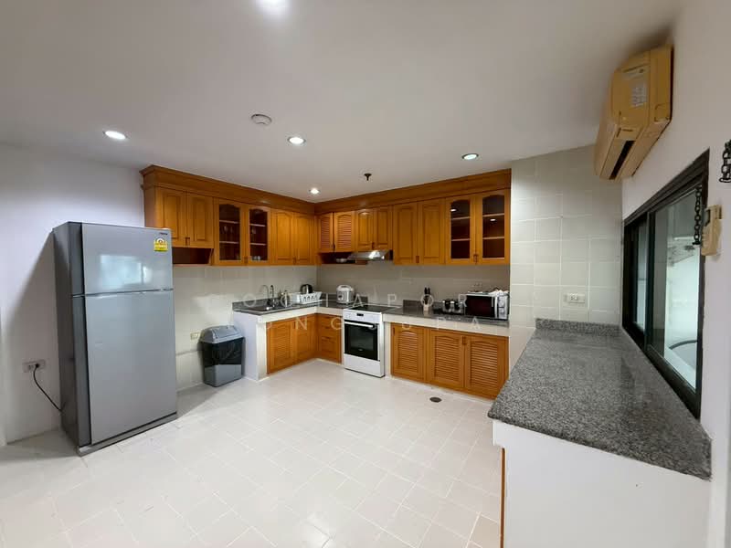 Trinity Complex : ทรินิตี้ คอมเพล็กซ์, กรุงเทพ, ซอย นราธิวาสราชนครินทร์ 3, สีลม, บางรัก, กรุงเทพ, 350 ตร.ม., คอนโด ให้เช่า, โดย Gochaporn Fongsupa, 500413948 - DDproperty.com