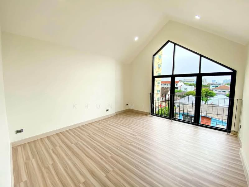 For Rent | SPACE Home Office Sukhumvit 101/1 | 4-Storey Corner Unit (SPSMG70), Bangkok, วชิรธรรมสาธิต, Bang Chak, Phra Khanong, Bangkok, 3 Bedrooms, 237 sqm, Townhouse For Rent, by Khun Ming, 500413964 - DDproperty.com