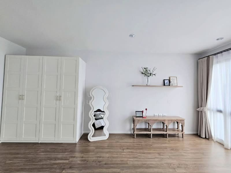 Baan Klang Muang Rama 9-Krungthep Kreetha, Bangkok, Soi Kanchanaphisek 23, Saphan Sung, Bangkok, 4 Bedrooms, 152 sqm, Townhouse For Rent, by Khlueanphon Nukulsirisak, 500413992 - DDproperty.com