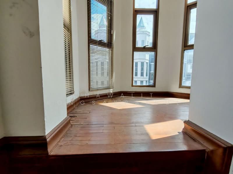 For Sale: 4-story corner townhouse with rooftop, Dome Village, Senanikom 1 Soi 17, Bangkok, Lat Yao, Chatuchak, Bangkok, 3 Bedrooms, 400 sqm, Townhouse For Sale, by CHAWALIT KONGSAKPAIBUL, 500414024 - DDproperty.com