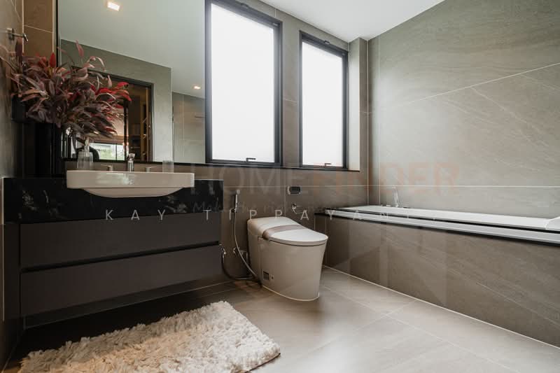 Grand Bangkok Boulevard Pinklao-Borom, Bangkok, Sala Thammasop, Thawi Watthana, Bangkok, 5 Bedrooms, 571 sqm, Single Detached House For Sale, by Kay Tippayanet, 500414026 - DDproperty.com