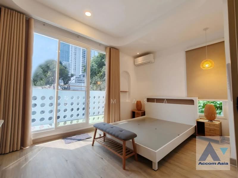 3 Bedrooms House for Rent in Sukhumvit, Bangkok near BTS Ekkamai, Bangkok, Khlong Tan Nua, Watthana, Bangkok, 3 Bedrooms, 300 sqm, Single Detached House For Rent, by Accom Asia, 500414098 - DDproperty.com