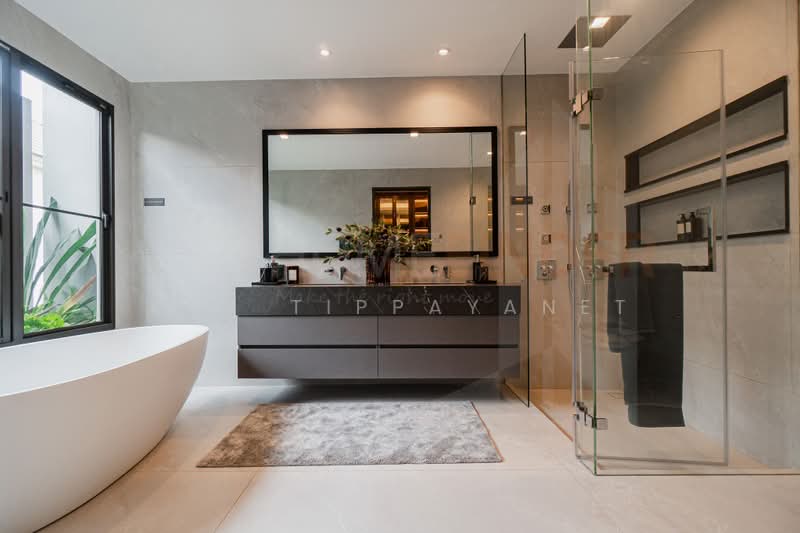 Grand Bangkok Boulevard Na-Utthayan, Bangkok, Uthayan Road, Sala Thammasop, Thawi Watthana, Bangkok, 4 Bedrooms, 440 sqm, Single Detached House For Sale, by Kay Tippayanet, 500414099 - DDproperty.com