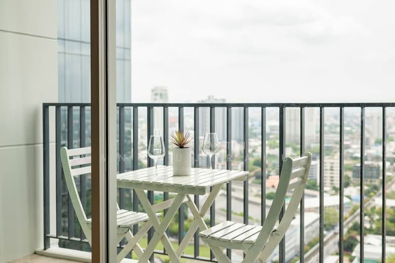 Siri At Sukhumvit, Bangkok, 902 Sukhumvit Road, Phra Kanong, Khlong Toei, Bangkok, 2 Bedrooms, 70 sqm, Condo For Rent, by Keerati Wangrujirakul, 500414102 - DDproperty.com