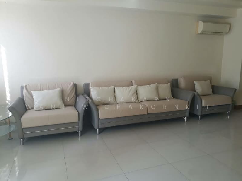 Royal Castle Sukhumvit, Bangkok, 30 Soi Sukhumvit 39, Khlongtoei Nua, Watthana, Bangkok, 3 Bedrooms, 160 sqm, Condo For Rent, by Nitchakarn Wanitwichakornkit, 500414147 - DDproperty.com