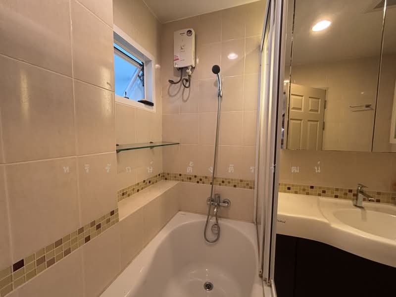 Life @ Ratchada, Bangkok, 36 Soi Lat Phrao 36, Chan Kasem, Chatuchak, Bangkok, 1 Bedroom, 42 sqm, Condo For Sale, by หริรักษ์ ตั้งติรวัฒน์, 500414164 - DDproperty.com