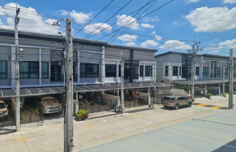 ทาวน์เฮ้าส์ 3-ห้องนอน, กรุงเทพ, ดอกไม้, ประเวศ, กรุงเทพ, 150 ตร.ม., ทาวน์เฮ้าส์ ให้เช่า, โดย Nitchakarn Wanitwichakornkit, 500414234 - DDproperty.com