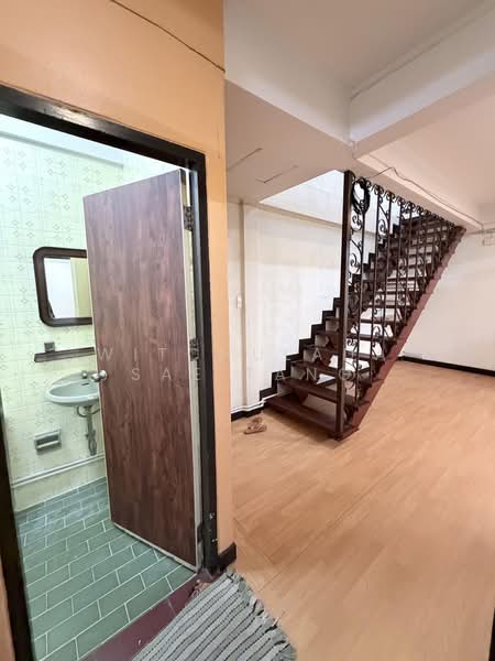 Khlong Tan Niwet Village, Bangkok, Khlong Tan Nuea, Watthana, Khlong Tan Nua, Watthana, Bangkok, 4 Bedrooms, 200 sqm, Townhouse For Sale, by Witchulada Sae Tang, 500414273 - DDproperty.com