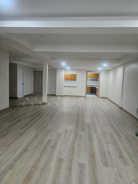 New Renovated, 2-Storey Townhouse, Sukhumvit 71 (Pridi 42), Bangkok, Khlong Tan Nua, Watthana, Bangkok, 3 Bedrooms, 250 sqm, Townhouse For Rent, by Aspire Real Estate Agency Co., Ltd., 500414275 - DDproperty.com