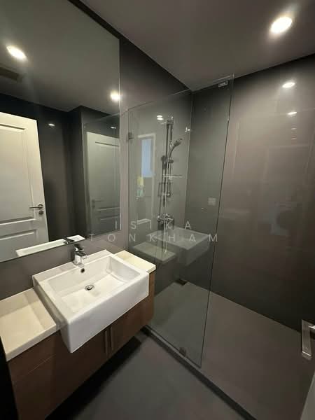 Noble Revo Silom, Bangkok, 88 Soi Surasak Surasak Road, Silom, Bang Rak, Bangkok, 1 Bedroom, 34 sqm, Condo For Rent, by Isika Tonkham, 500414285 - DDproperty.com