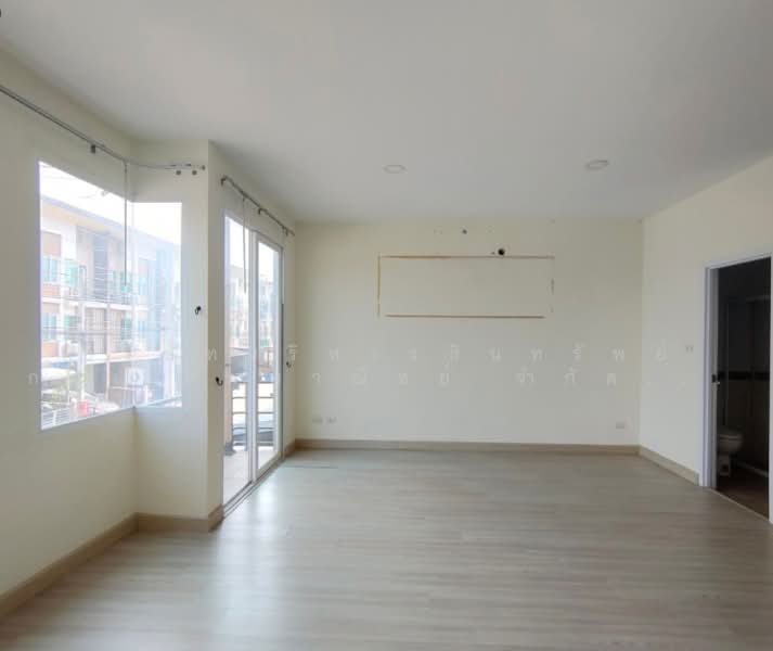 Gusto Townhome Ramkhamhaeng, Bangkok, Soi Rat Phatthana (Soi Miss Teen), Ramkhamhaeng Road (Sukhapiban 3 Road), Saphan Sung, Bangkok, 3 Bedrooms, 175 sqm, Townhouse For Sale, by Bangkok Commercial Asset Management Com, 500414302 - DDproperty.com