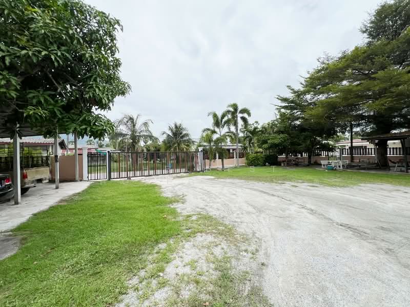 บ้านเดี่ยวพร้อมที่ดินหนองรี ชลบุรี, Chon Buri (Pattaya), Nong Ri, Muang Chon Buri, Chon Buri (Pattaya), 3 Bedrooms, 150 sqm, Single Detached House For Sale, by The Best Property เจต, 500414466 - DDproperty.com