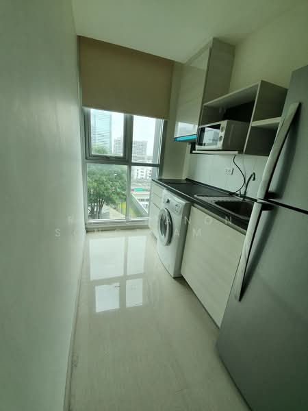 Life Ratchadapisek, Bangkok, 279 Ratchadapisaek Road, Huai Khwang, Bangkok, 2 Bedrooms, 55 sqm, Condo For Rent, by Ratchanon Songthammakul, 500414471 - DDproperty.com
