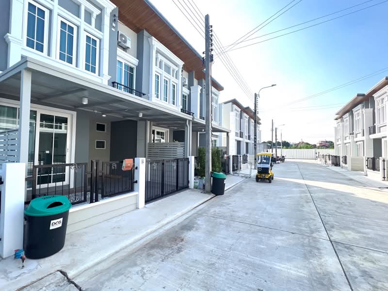 Golden Town Sukhumvit-Bearing Station : โกลเด้น ทาวน์ สุขุมวิท-สถานีรถไฟฟ้าแบริ่ง, สมุทรปราการ, ซอย เทศบาลสำโรงใต้ 6, สำโรง, พระประแดง, สมุทรปราการ, 115 ตร.ม., ทาวน์เฮ้าส์ ให้เช่า, โดย อุไลวรรณ บุญศิริ, 500414506 - DDproperty.com