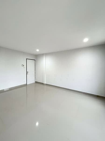 ทาวโฮมสามชั้น เลียบทางด่วนรามอินทรา, กรุงเทพ, , ท่าแร้ง, บางเขน, กรุงเทพ, 200 ตร.ม., ทาวน์เฮ้าส์ ให้เช่า, โดย Connex Property, 500414540 - DDproperty.com