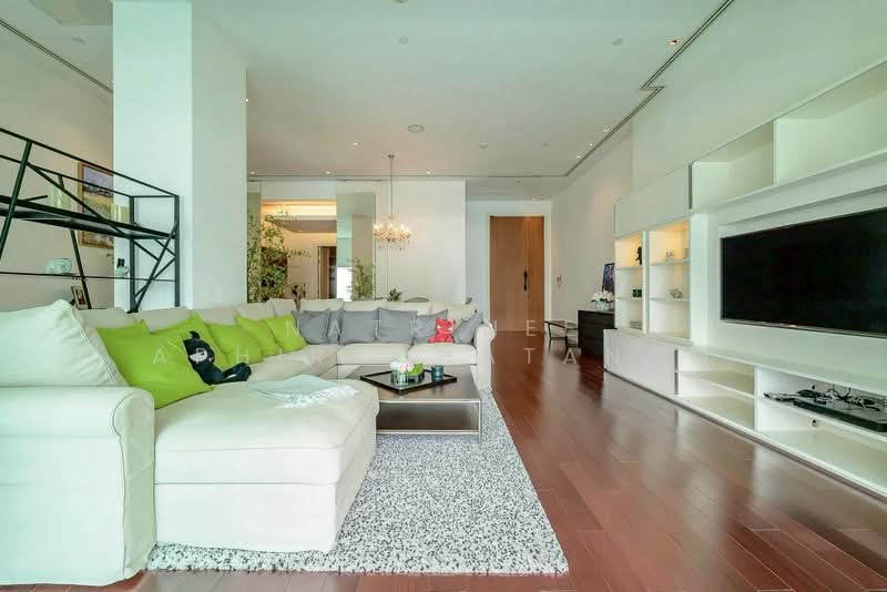 Le Raffine Sukhumvit 39, Bangkok, Soi Sukhumvit 39, Khlong Tan Nua, Watthana, Bangkok, 3 Bedrooms, 237 sqm, Condo For Rent, by Natrinee Aphirachatanon, 500414561 - DDproperty.com