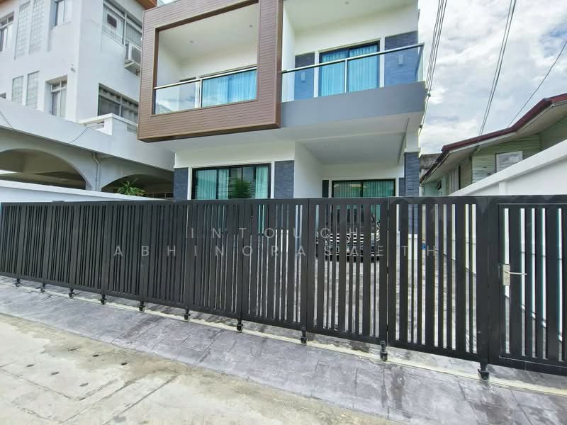 บ้าน 4-ห้องนอน, กรุงเทพ, พระโขนงเหนือ, วัฒนา, กรุงเทพ, 330 ตร.ม., บ้านเดี่ยว ให้เช่า, โดย Intouch Abhinorasaeth, 500414684 - DDproperty.com