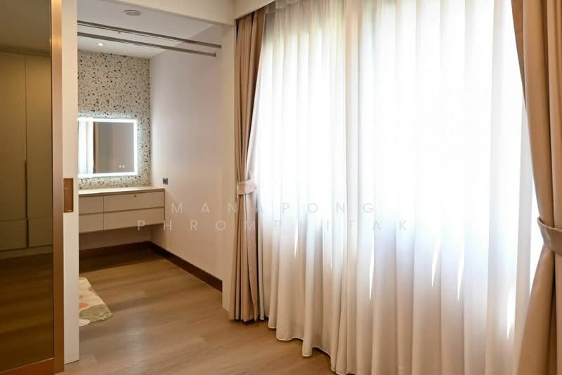 The Royal Place 2, Bangkok, 6-6/429 Soi Mahatlek Luang 2, Lumphini, Pathum Wan, Bangkok, 2 Bedrooms, 96 sqm, Condo For Rent, by Manapong Phromphitak, 500414903 - DDproperty.com