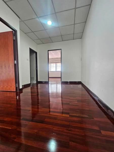 ให้เช่าบ้าน ลาดพร้าว41 ซอยรัชดา32 ซอยอยู่ตรงข้ามศาลอาญา บ้านหลังริม ตกแต่งใหม่ จดทะเบียนบริษัทได้, กรุงเทพ, จันทรเกษม, จตุจักร, กรุงเทพ, 180 ตร.ม., ทาวน์เฮ้าส์ ให้เช่า, โดย เฌอณิษฐา นิติวัชญ์วาณิช, 500414918 - DDproperty.com
