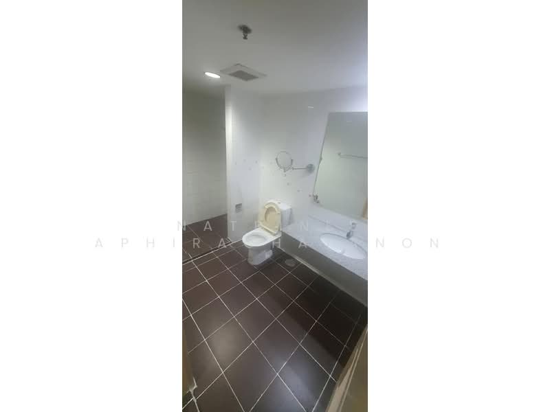 The Master Sathorn Executive, Bangkok, 79/1 Krung Thon Buri Road, Khlong Ton Sai, Khlong San, Bangkok, 1 Bedroom, 47 sqm, Condo For Sale, by Natrinee Aphirachatanon, 500414922 - DDproperty.com
