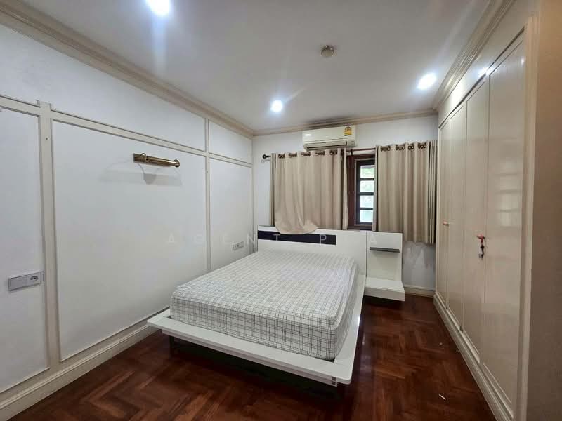 Lake Side Villa 1, Samut Prakan, Bang Kaeo, Bang Plee, Samut Prakan, 4 Bedrooms, 608 sqm, Single Detached House For Rent, by Agent Pla, 500414957 - DDproperty.com