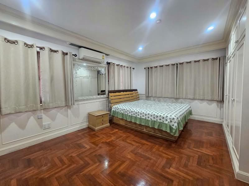 Lake Side Villa 1, Samut Prakan, Bang Kaeo, Bang Plee, Samut Prakan, 4 Bedrooms, 608 sqm, Single Detached House For Rent, by Agent Pla, 500414957 - DDproperty.com