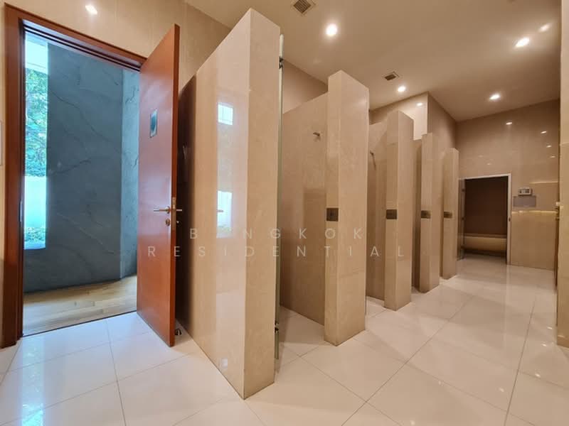 Ficus Lane, Bangkok, Soi Sukhumvit 44/1, Phra Kanong, Khlong Toei, Bangkok, 3 Bedrooms, 210 sqm, Condo For Sale, by Bangkok Residential, 500415204 - DDproperty.com