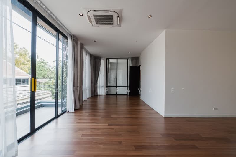 Thirra Ladprao, Bangkok, ซอยลาดพร้าว 41 แยก 7-3, Chan Kasem, Chatuchak, Bangkok, 5 Bedrooms, 667 sqm, Single Detached House For Sale, by Kay Tippayanet, 500415260 - DDproperty.com