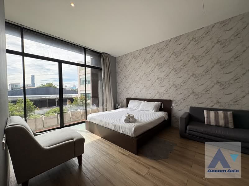 Pet-Friendly, House with Private Pool and Bright Open Living in Sukhumvit (100058), Bangkok, Khlong Tan Nua, Watthana, Bangkok, 3 Bedrooms, 300 sqm, Single Detached House For Rent, by Accom Asia, 500415268 - DDproperty.com